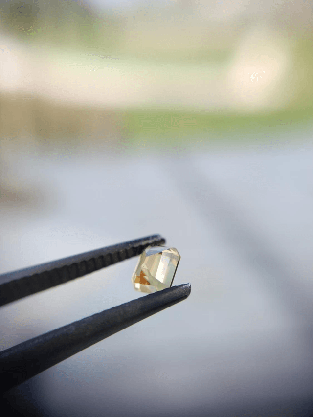 Zircon Jaune du Sri Lanka Taille Octogonale 0,75 carat