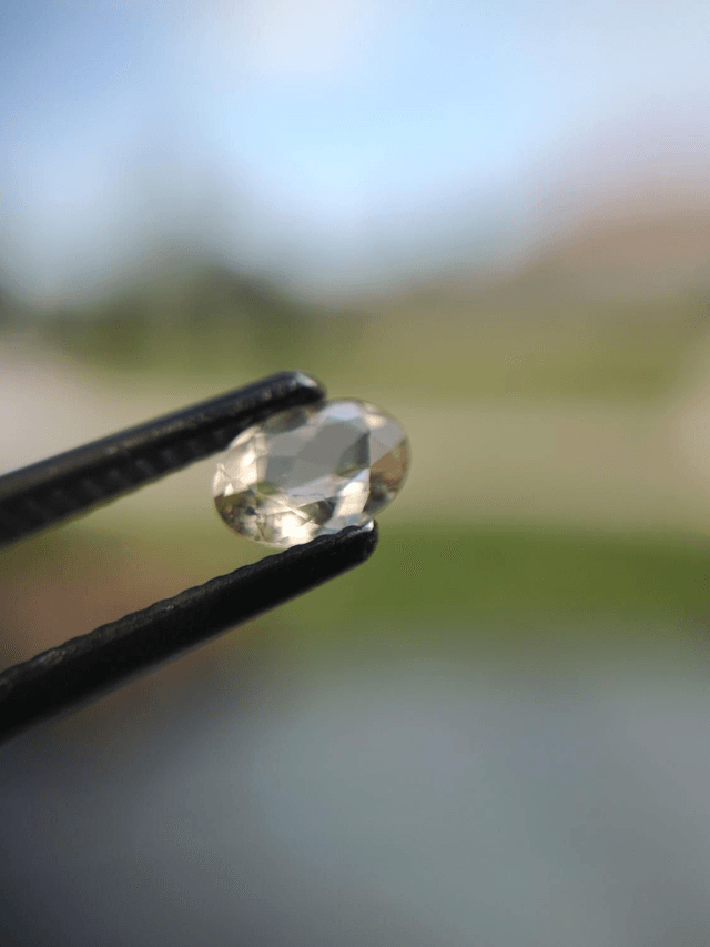 Topaze Champagne Taille Ovale 0,405 carat